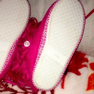 Girls slippers size 1/2
